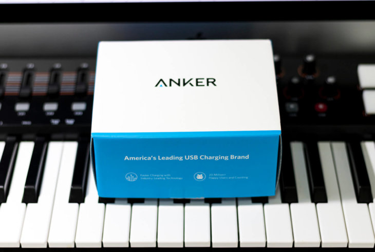 Anker USBハブの箱